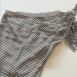 BCBGMaxAzria Black and White Asymmetrical Top